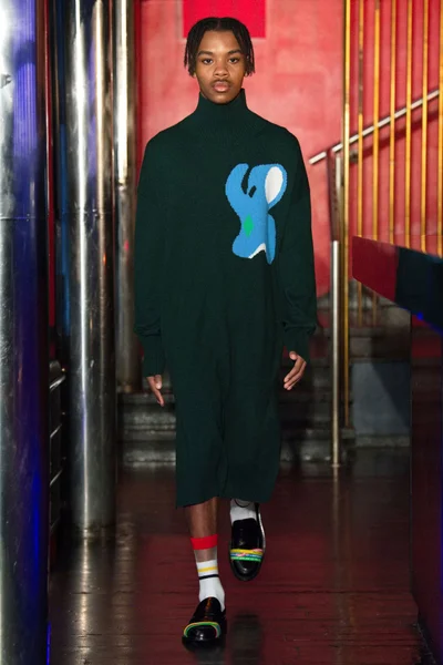 Look 10
